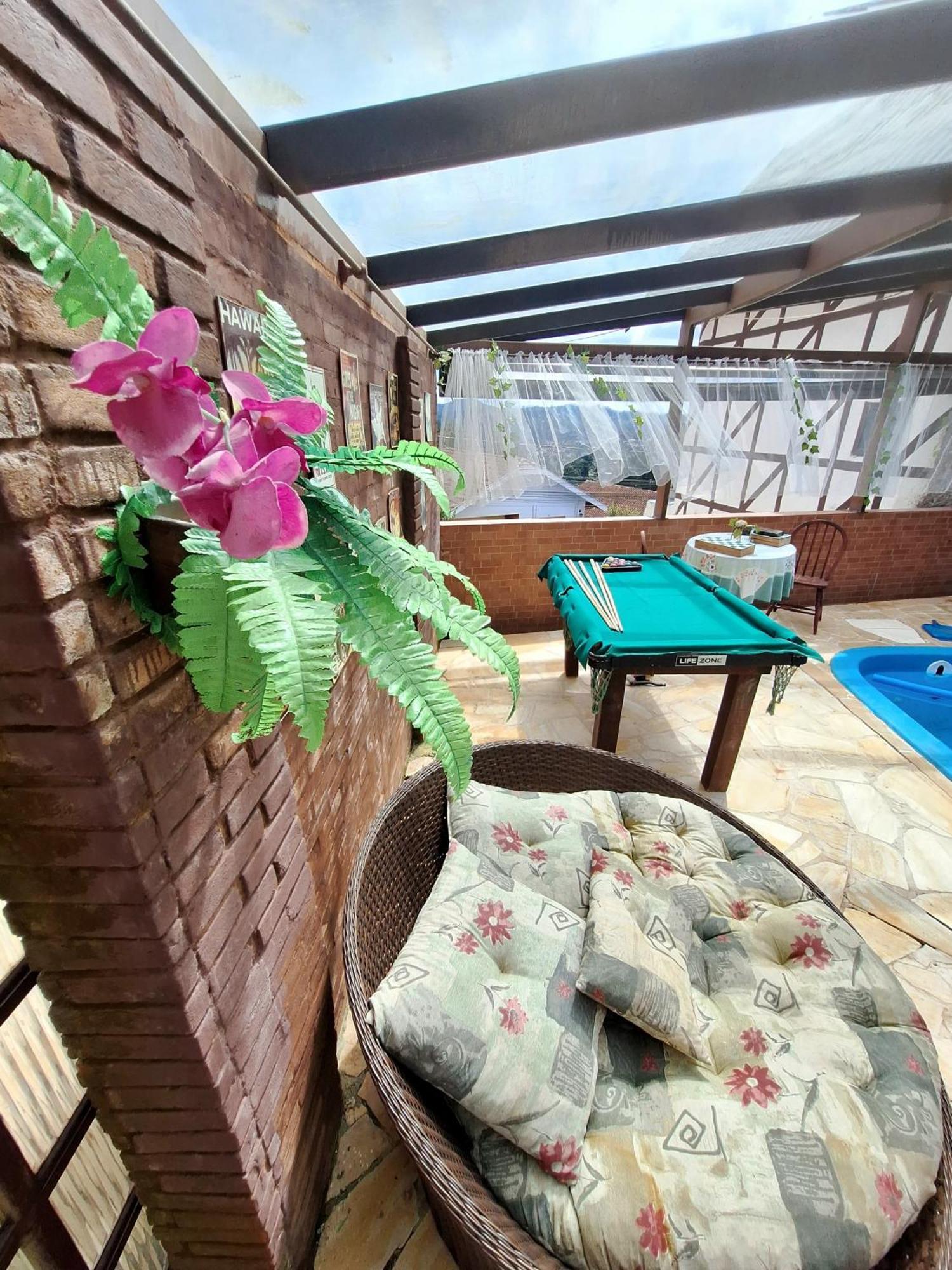 Piscina Lareira Sinuca Linda Vista 4 Km Do Centro Chales E Suites Em Campos Do Jordao กังโปสดูจอร์เดา ภายนอก รูปภาพ