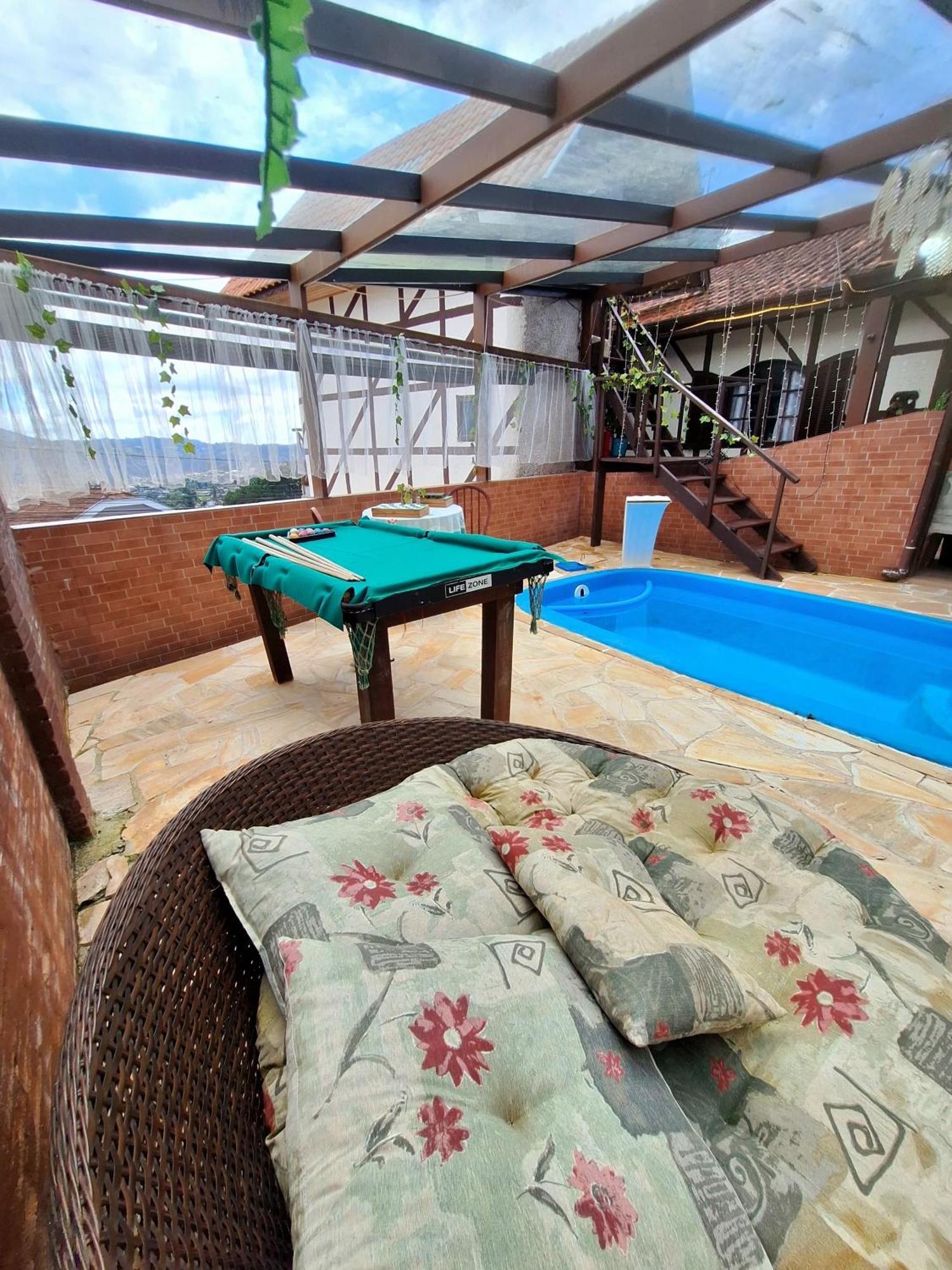 Piscina Lareira Sinuca Linda Vista 4 Km Do Centro Chales E Suites Em Campos Do Jordao กังโปสดูจอร์เดา ภายนอก รูปภาพ