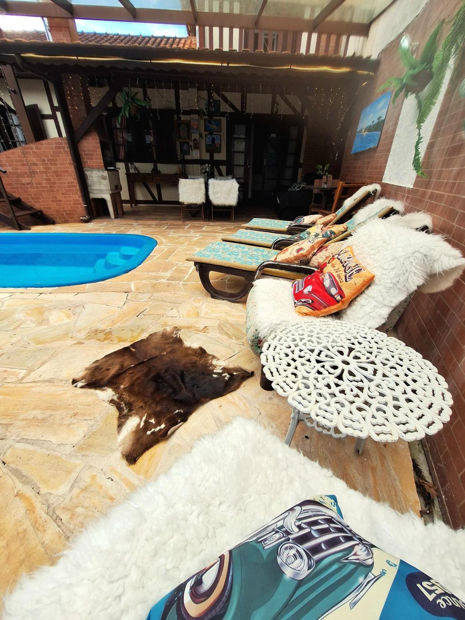 Piscina Lareira Sinuca Linda Vista 4 Km Do Centro Chales E Suites Em Campos Do Jordao กังโปสดูจอร์เดา ภายนอก รูปภาพ