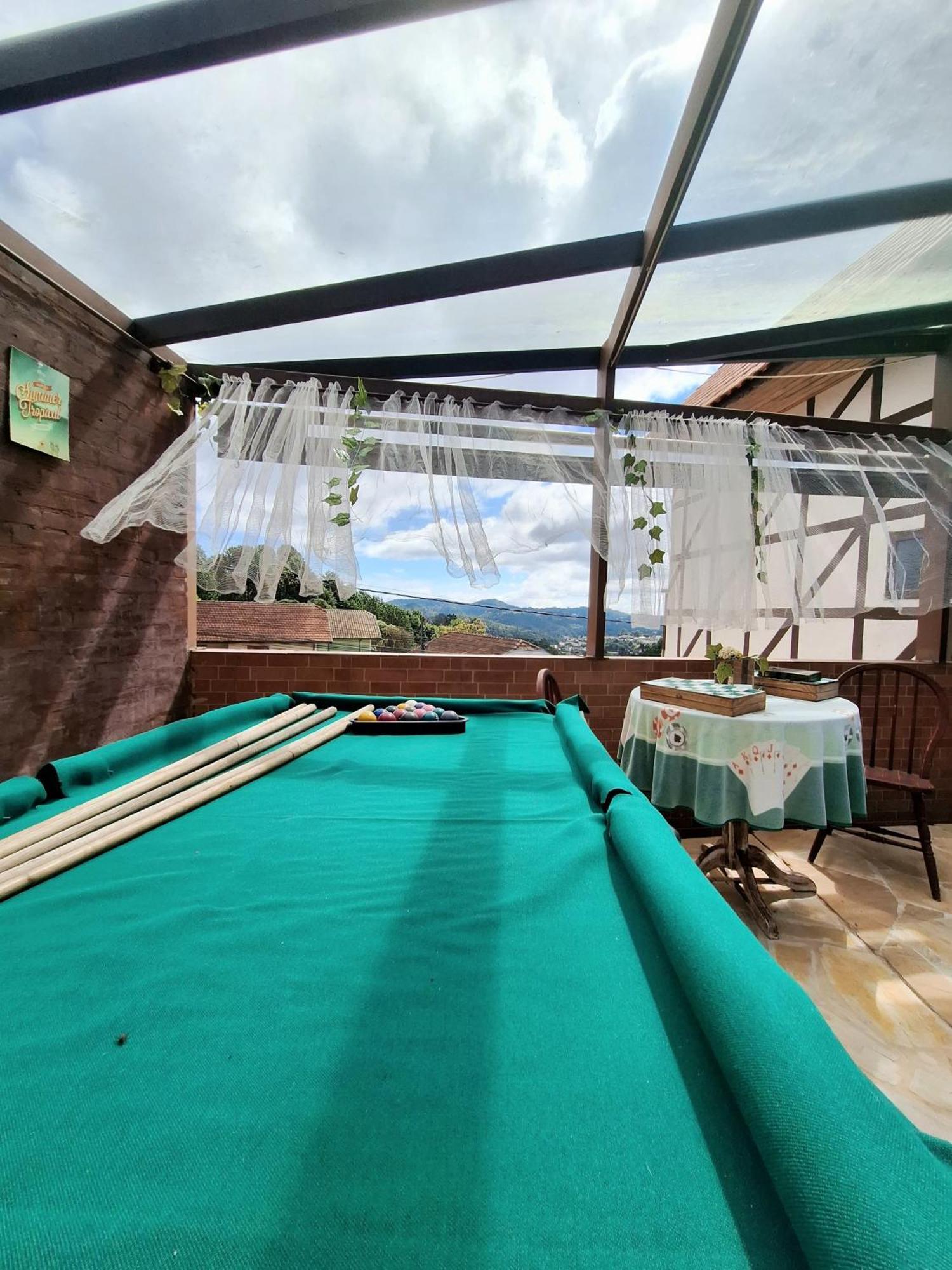 Piscina Lareira Sinuca Linda Vista 4 Km Do Centro Chales E Suites Em Campos Do Jordao กังโปสดูจอร์เดา ภายนอก รูปภาพ